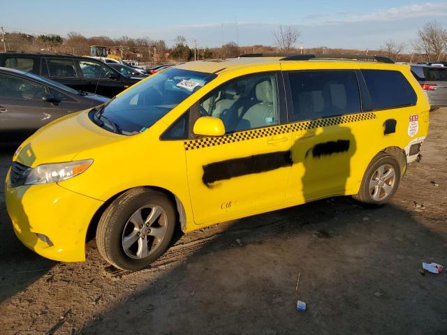 Obraz 1 z 2013 TOYOTA SIENNA LE 2013 z VIN 5TDKK3DC9DS356720