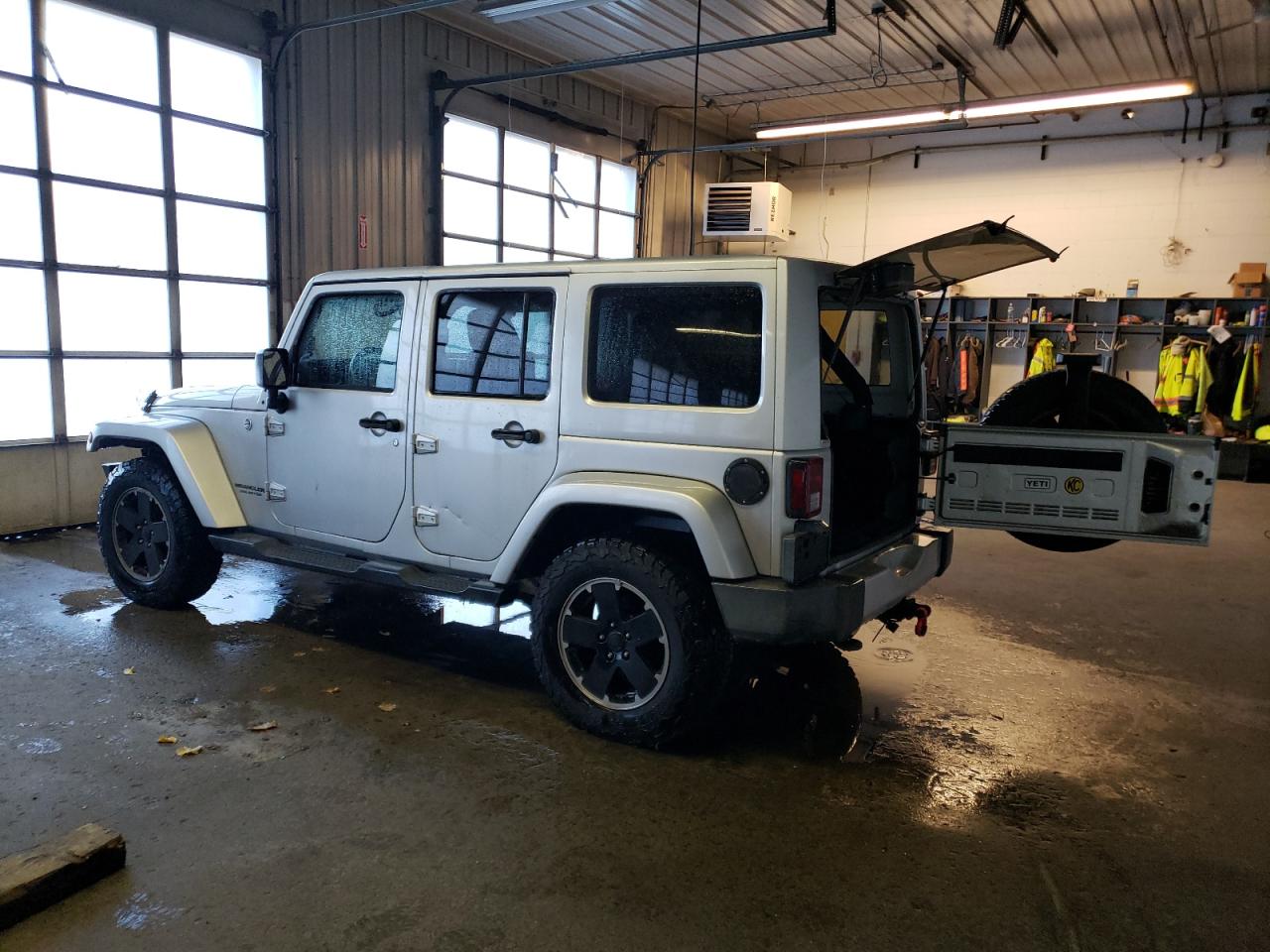Obraz 2 z 2012 JEEP WRANGLER UNLIMITED SAHARA 2012 z VIN 1C4BJWEG1CL268606