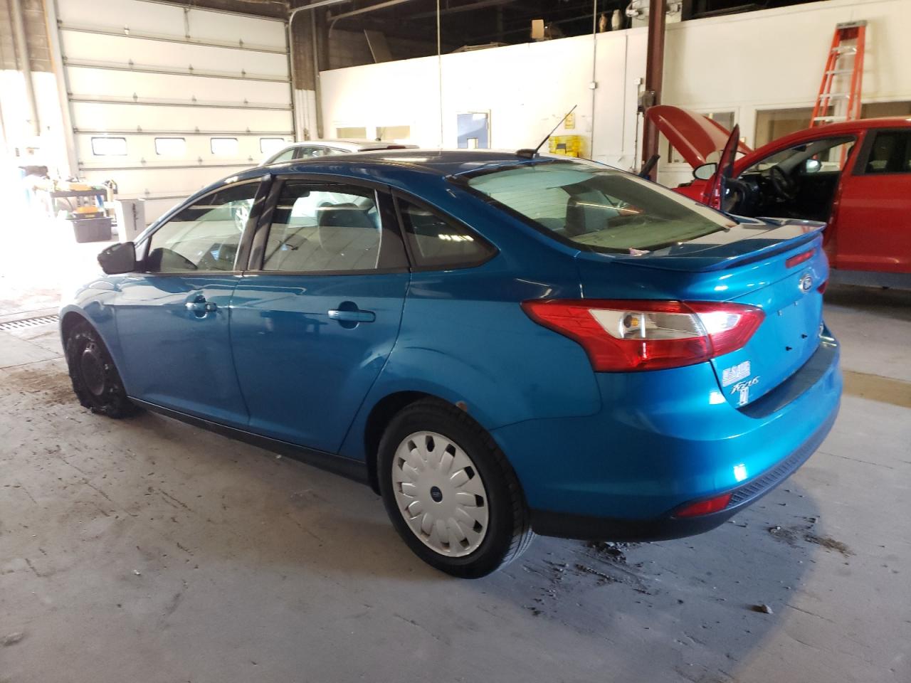 Image 2 of 2013 FORD FOCUS SE 2013 with VIN 1FADP3F26DL340240