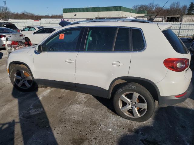 Image 2 of 2010 VOLKSWAGEN TIGUAN S 2010 with VIN WVGAV7AX9AW537311