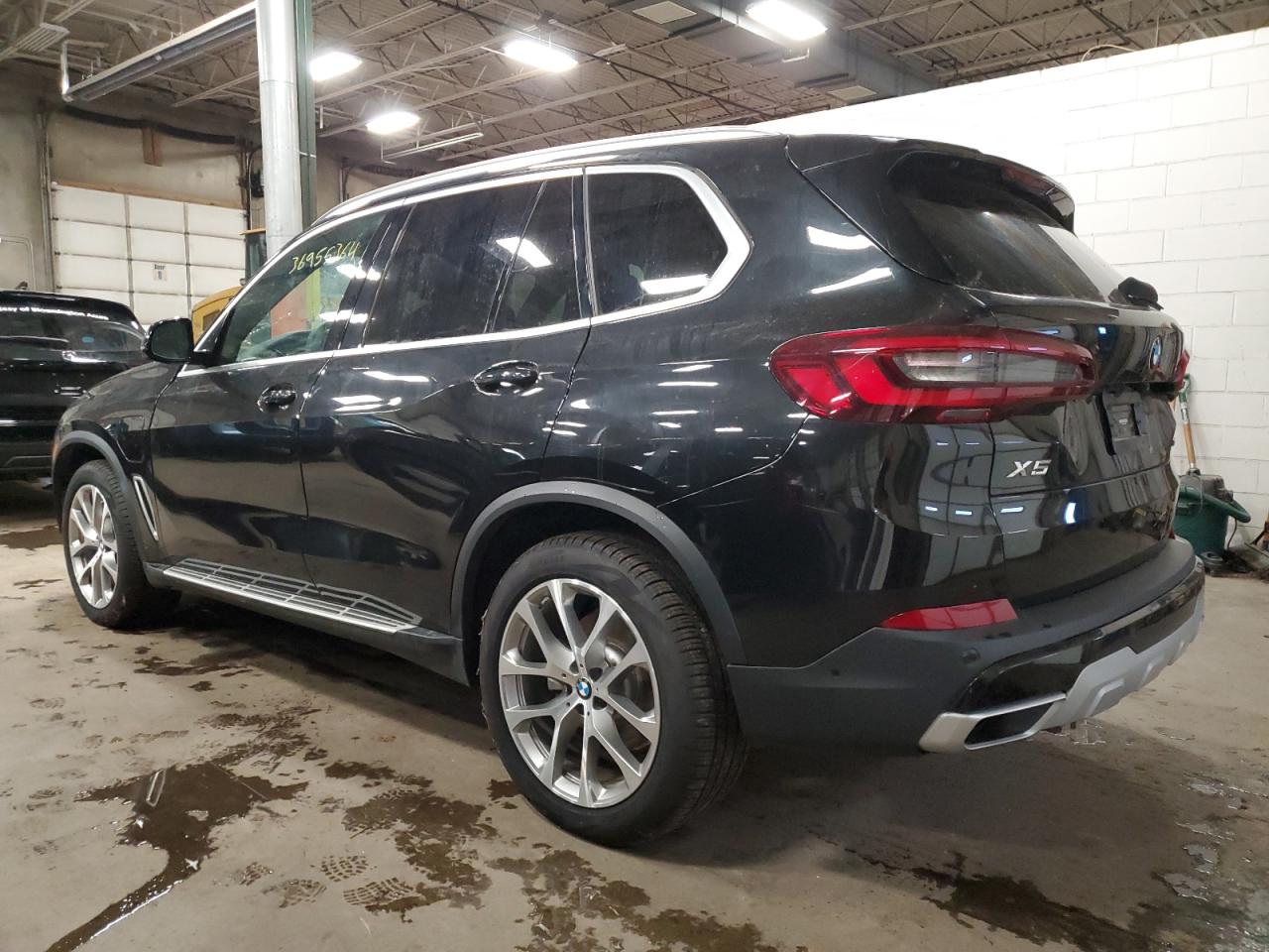Obraz 2 z 2021 BMW X5 XDRIVE45E 2021 z VIN 5UXTA6C04M9G27005
