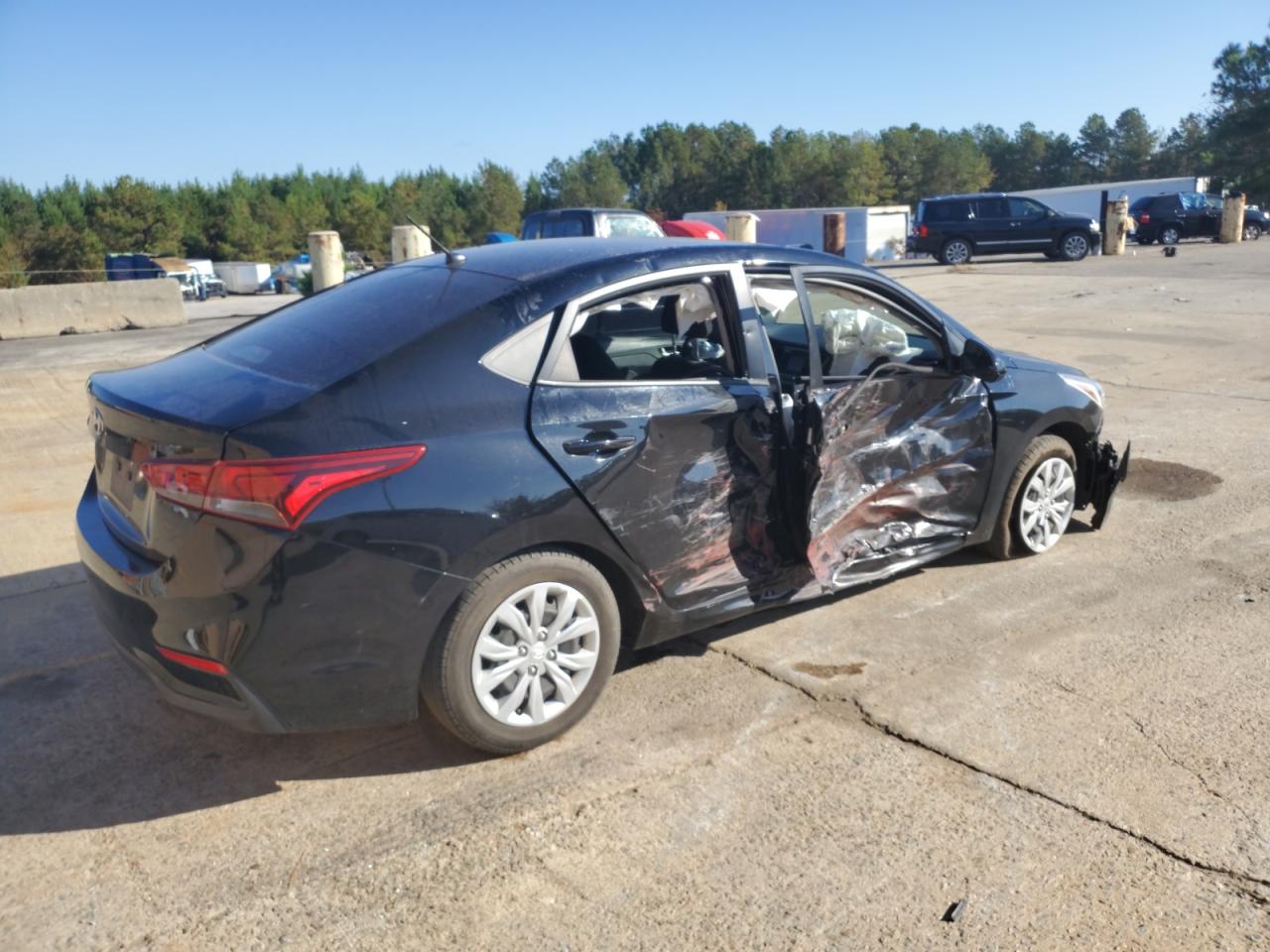 Image 3 of 2020 HYUNDAI ACCENT SE 2020 with VIN 3KPC24A62LE096713