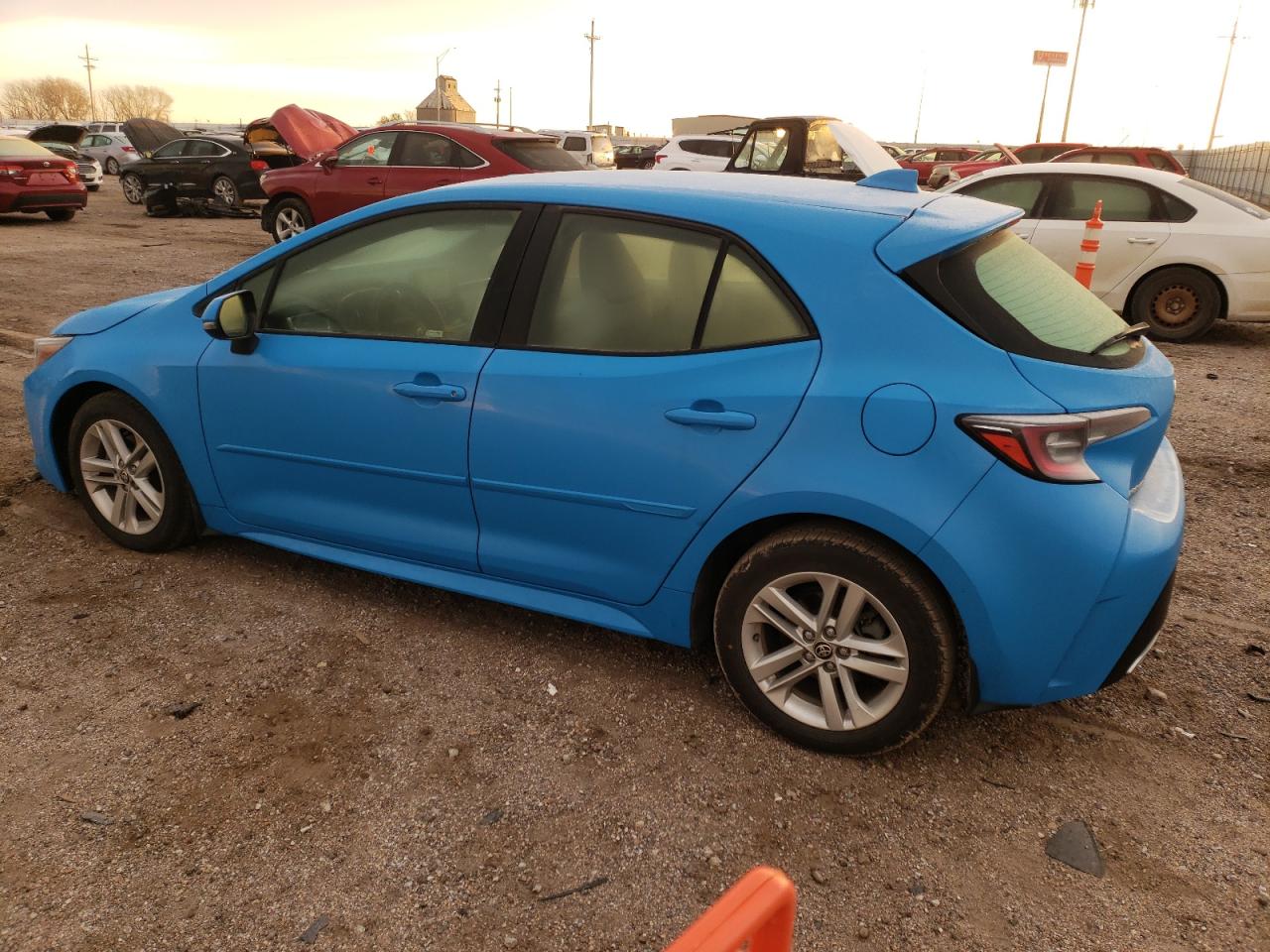 Obraz 2 z 2019 TOYOTA COROLLA SE 2019 z VIN JTNK4RBE8K3057280