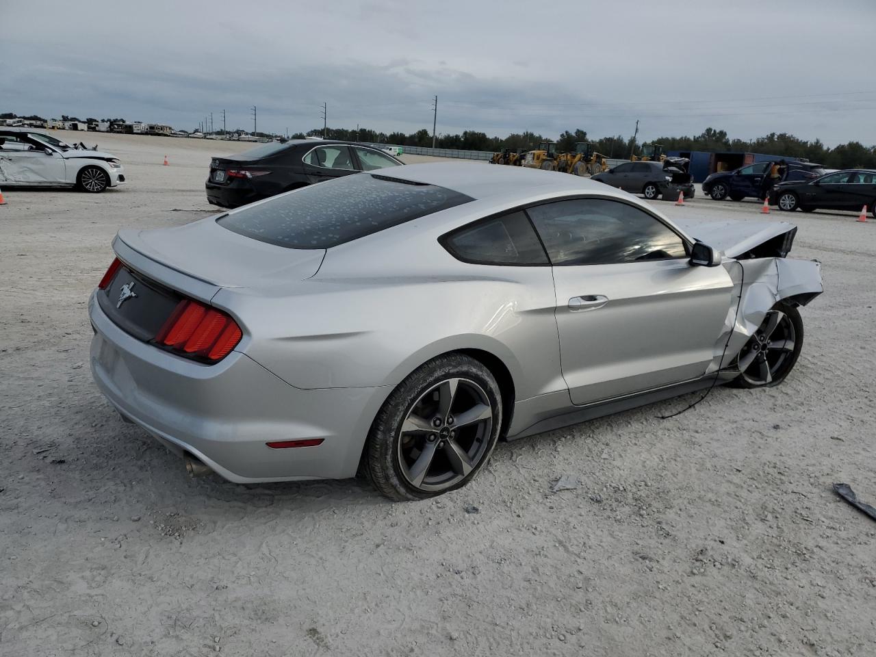 Obraz 3 z 2015 FORD MUSTANG  2015 z VIN 1FA6P8AM7F5411323