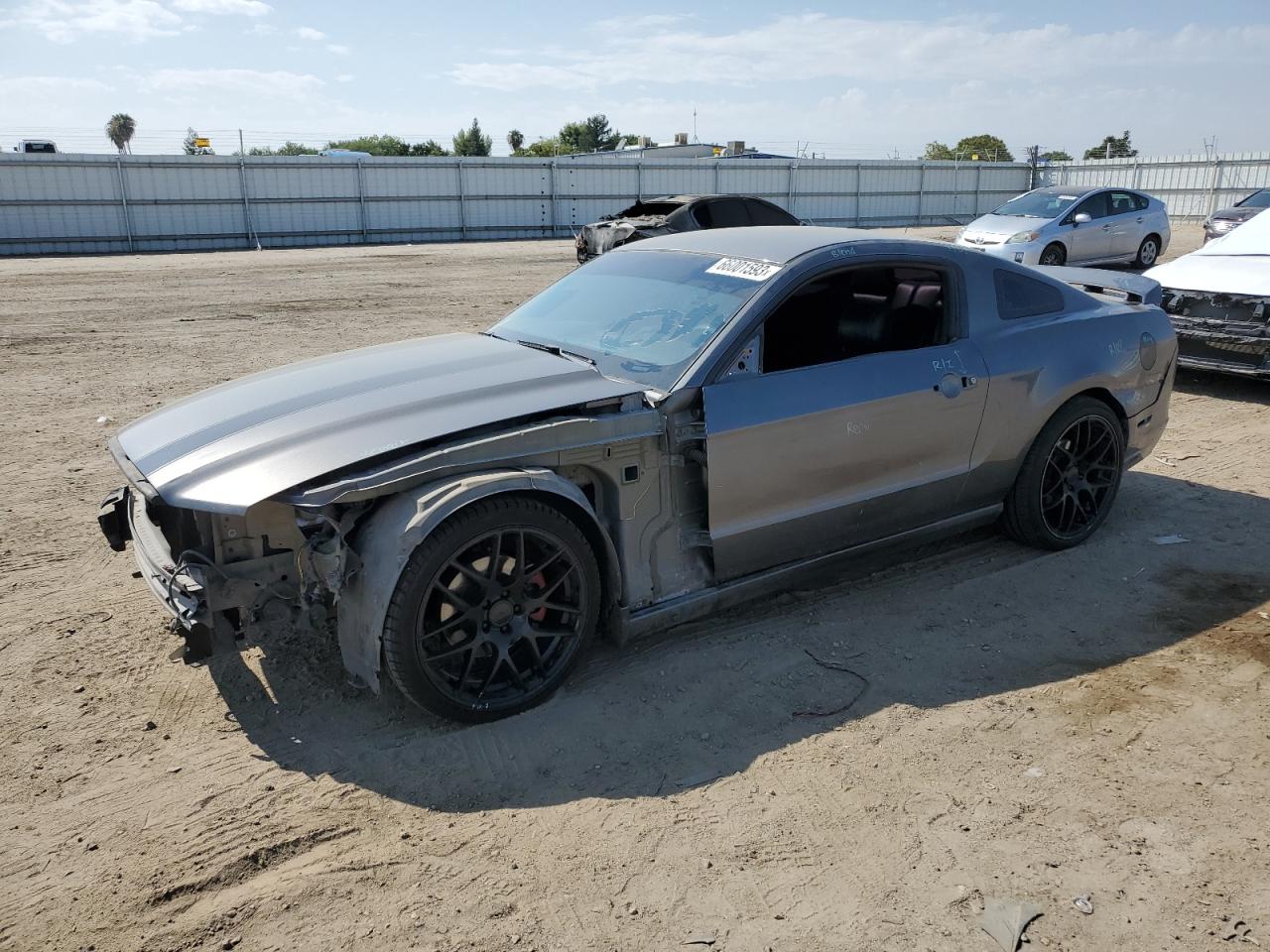 Image 1 of Ford Mustang 2014 with VIN 1ZVBP8AM1E5296447