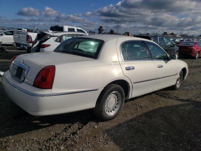 Image 3 of 2000 LINCOLN TOWN CAR EXECUTIVE 2000 with VIN 1LNHM81W0YY884930