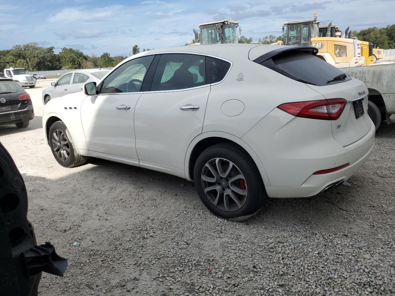 Изображение 2 2019 MASERATI LEVANTE  2019 с VIN ZN661XUA2KX313031