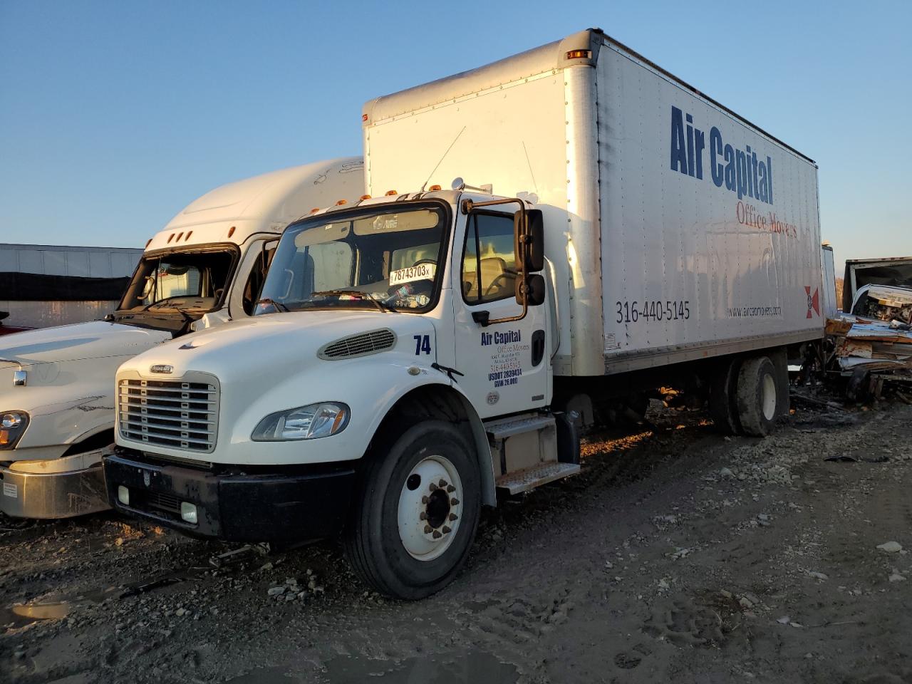 Image 2 of 2011 FREIGHTLINER M2 106 MEDIUM DUTY 2011 with VIN 1FVACWDT1BDBB7930