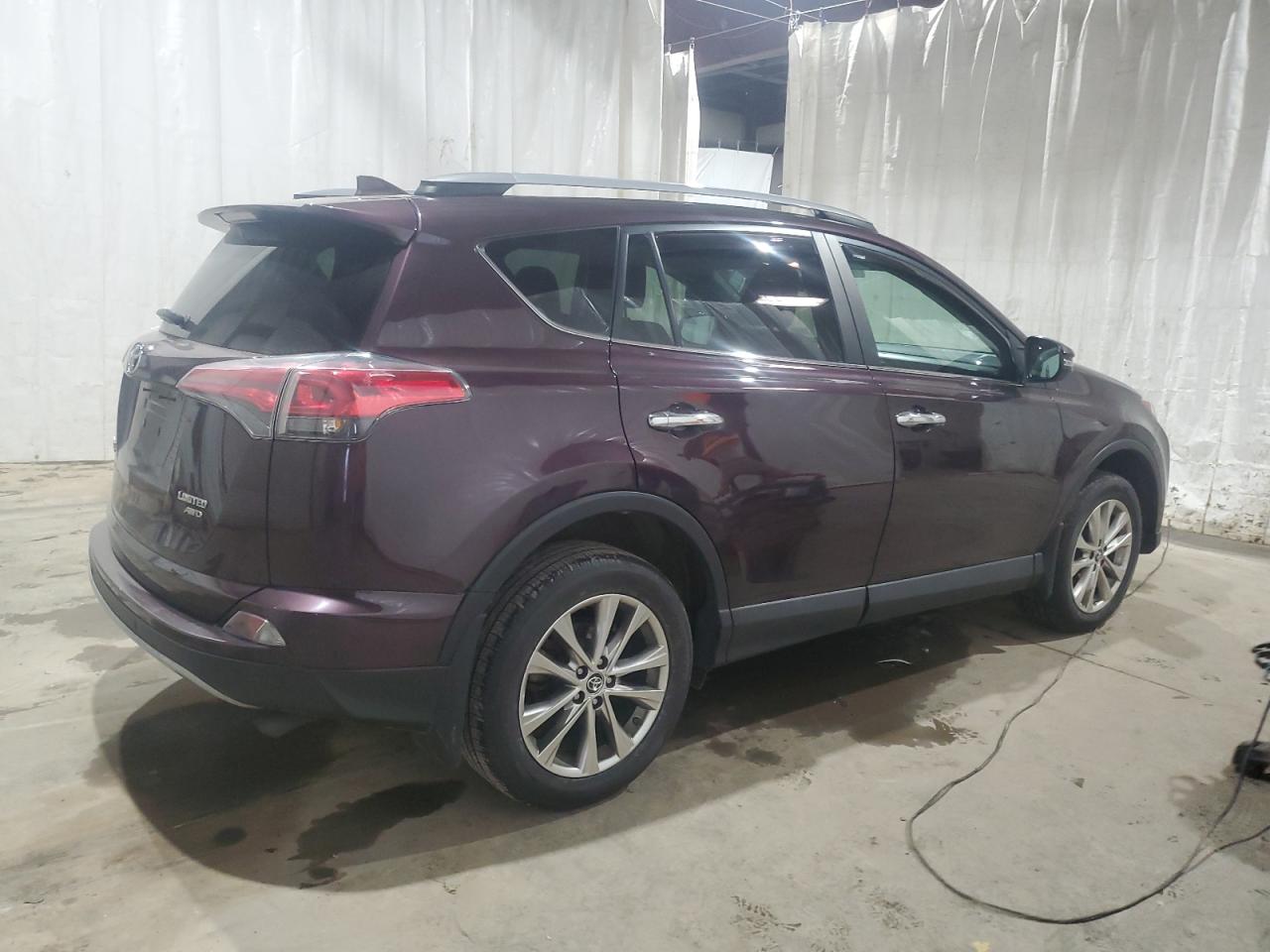 Изображение 3 2017 TOYOTA RAV4 LIMITED 2017 с VIN 2T3DFREV3HW608076