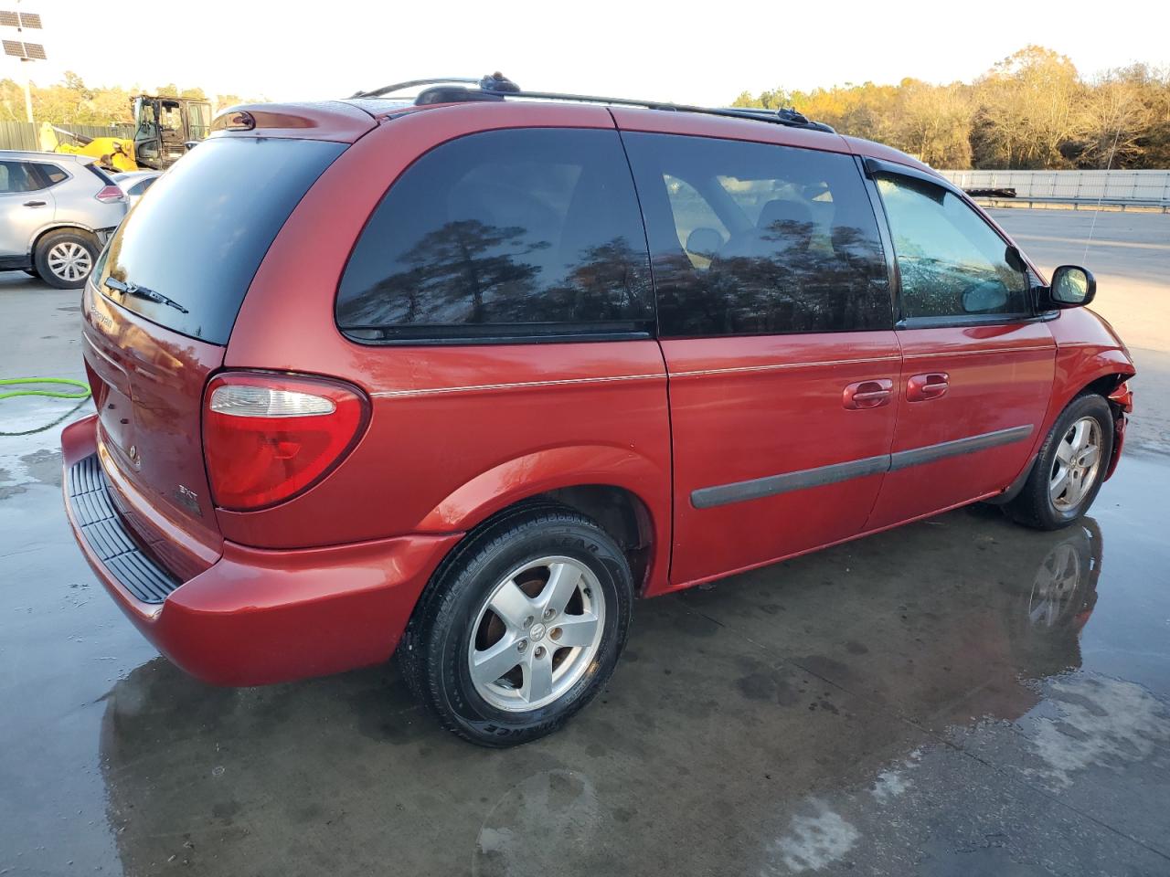 Image 3 of 2005 DODGE CARAVAN SXT 2005 with VIN 1D4GP45R05B155882