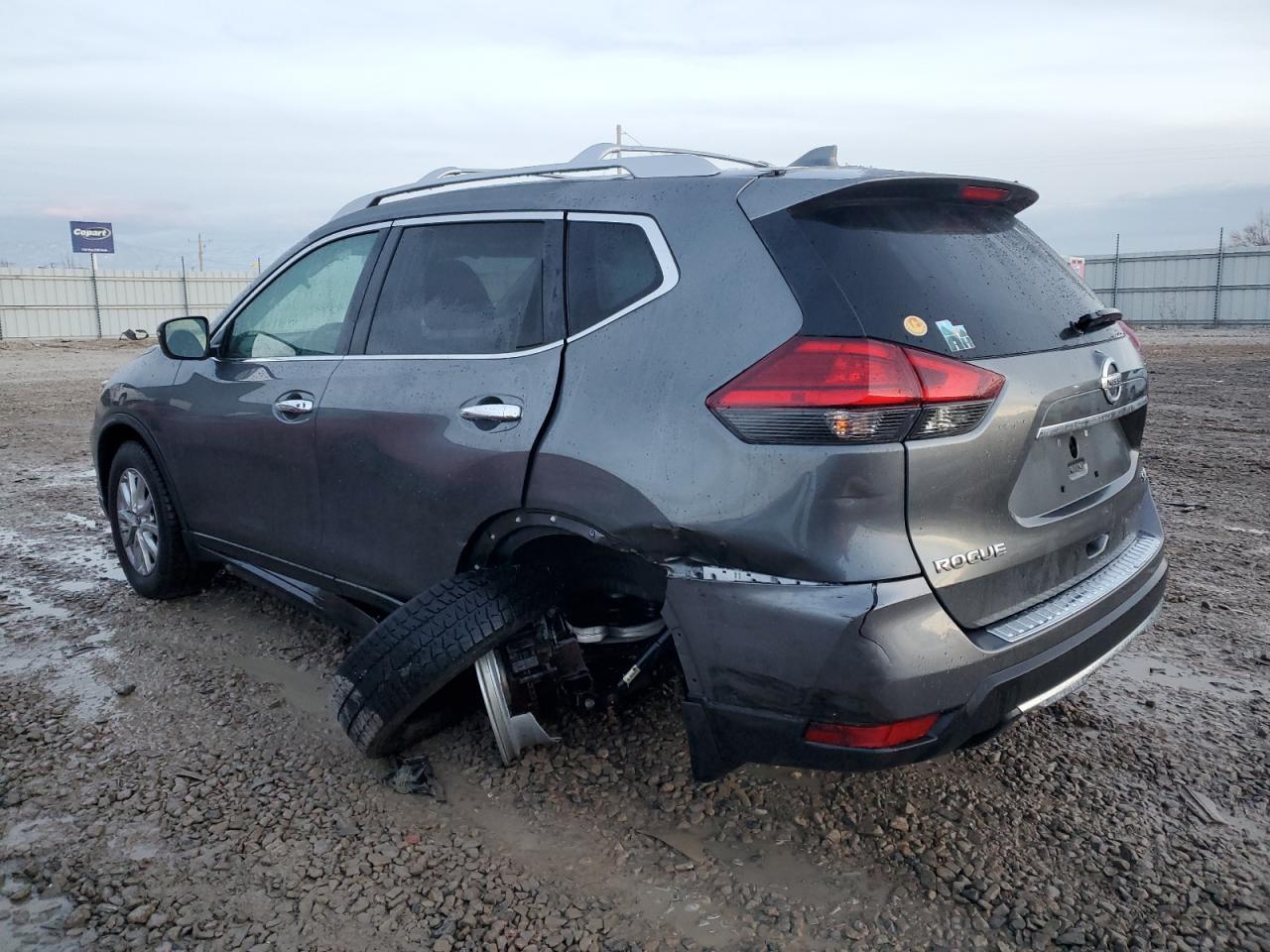Image 2 of 2017 NISSAN ROGUE SV 2017 with VIN 5N1AT2MV1HC741230