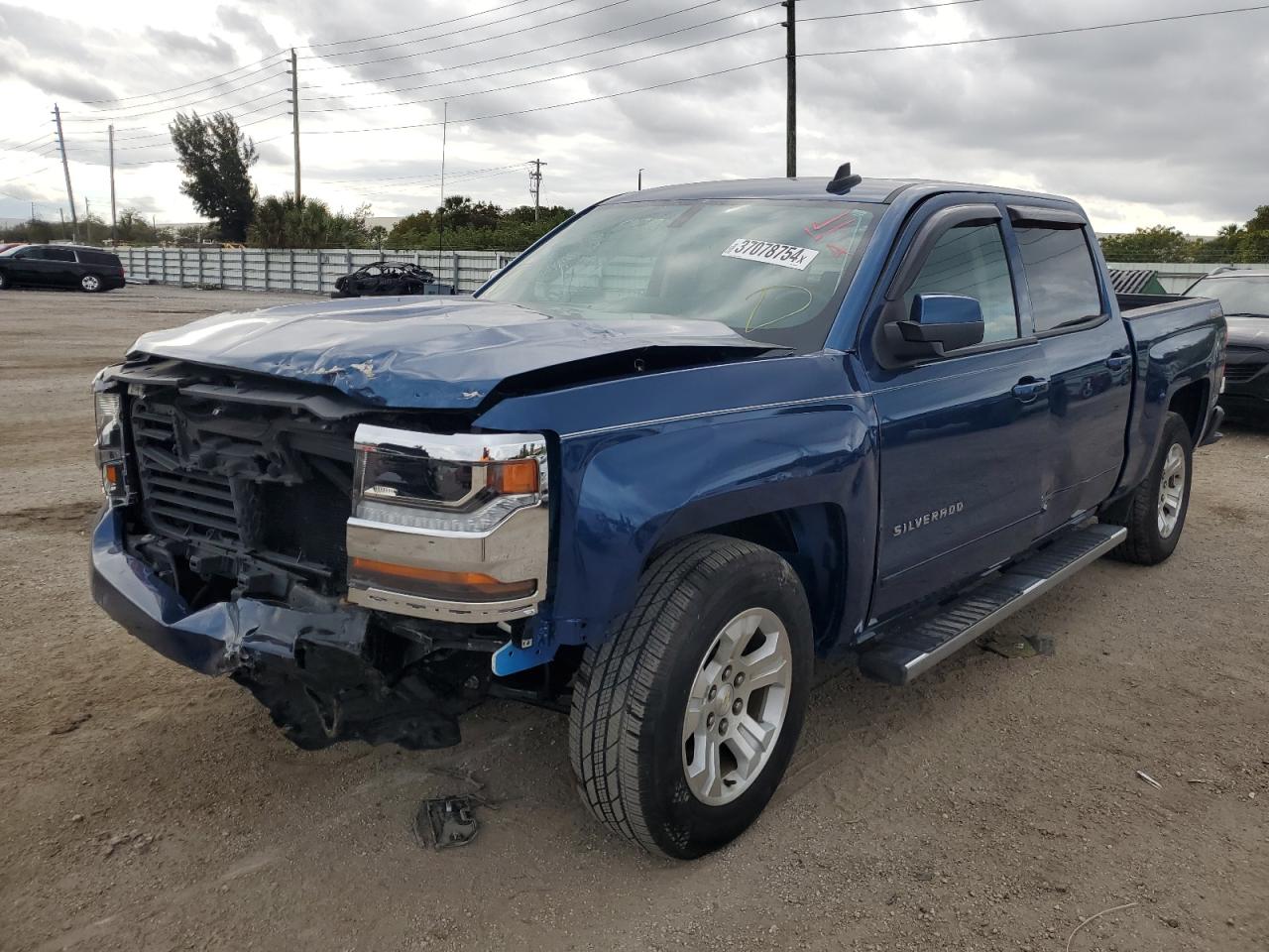 Obraz 1 z 2017 CHEVROLET SILVERADO K1500 LT 2017 z VIN 3GCUKREC3HG493330