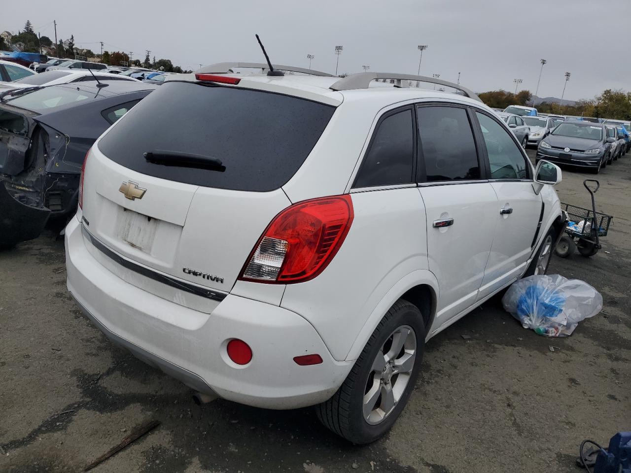 Image 3 of 2014 CHEVROLET CAPTIVA LT 2014 with VIN 3GNAL3EK1ES667738