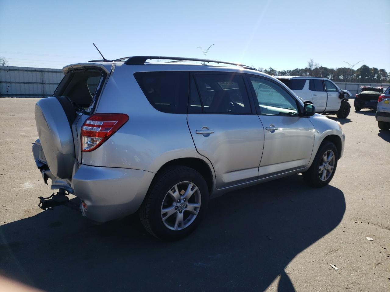 Image 3 of 2011 TOYOTA RAV4  2011 with VIN 2T3ZF4DV5BW082728