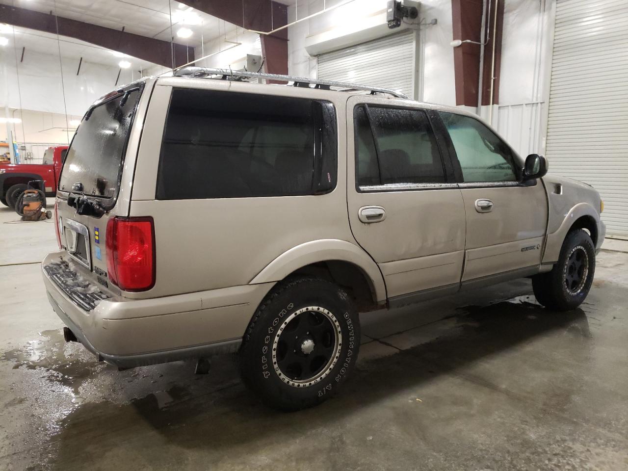 Изображение 3 2000 LINCOLN NAVIGATOR  2000 с VIN 5LMPU28A1YLJ06861