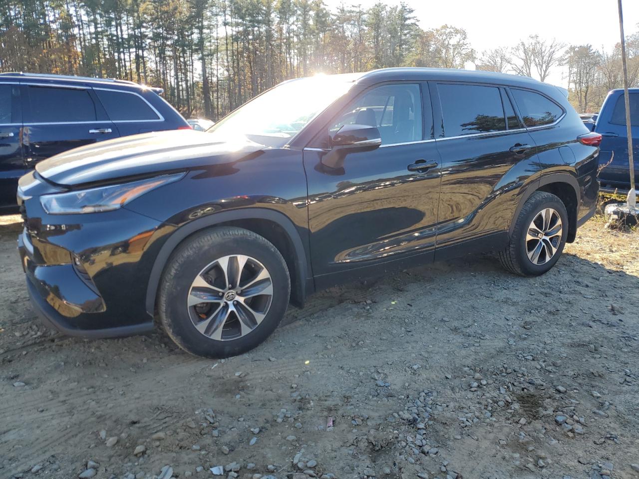 2021 TOYOTA HIGHLANDER XLE 2021 image