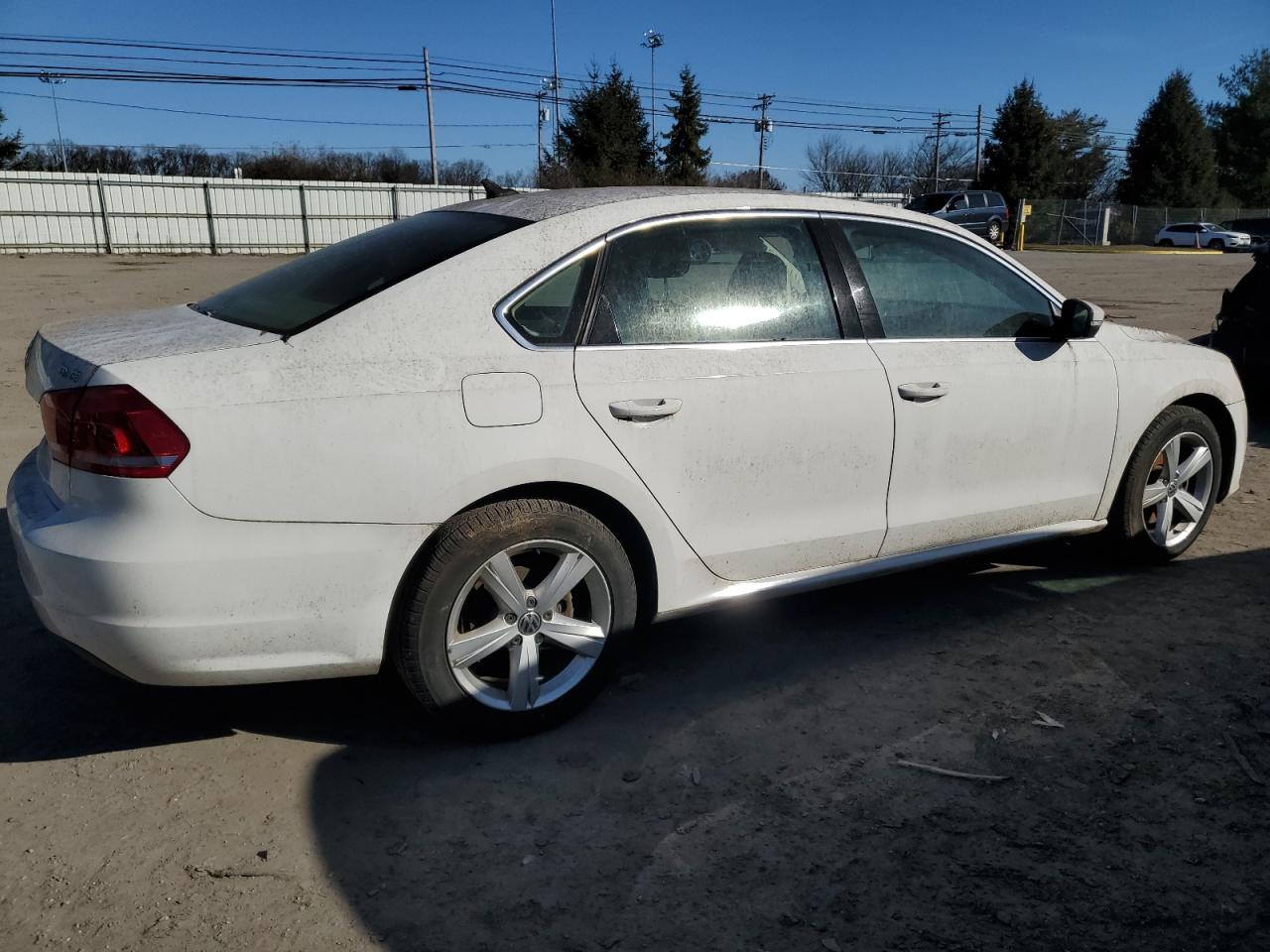 Image 3 of 2013 VOLKSWAGEN PASSAT SE 2013 with VIN 1VWBN7A36DC014370