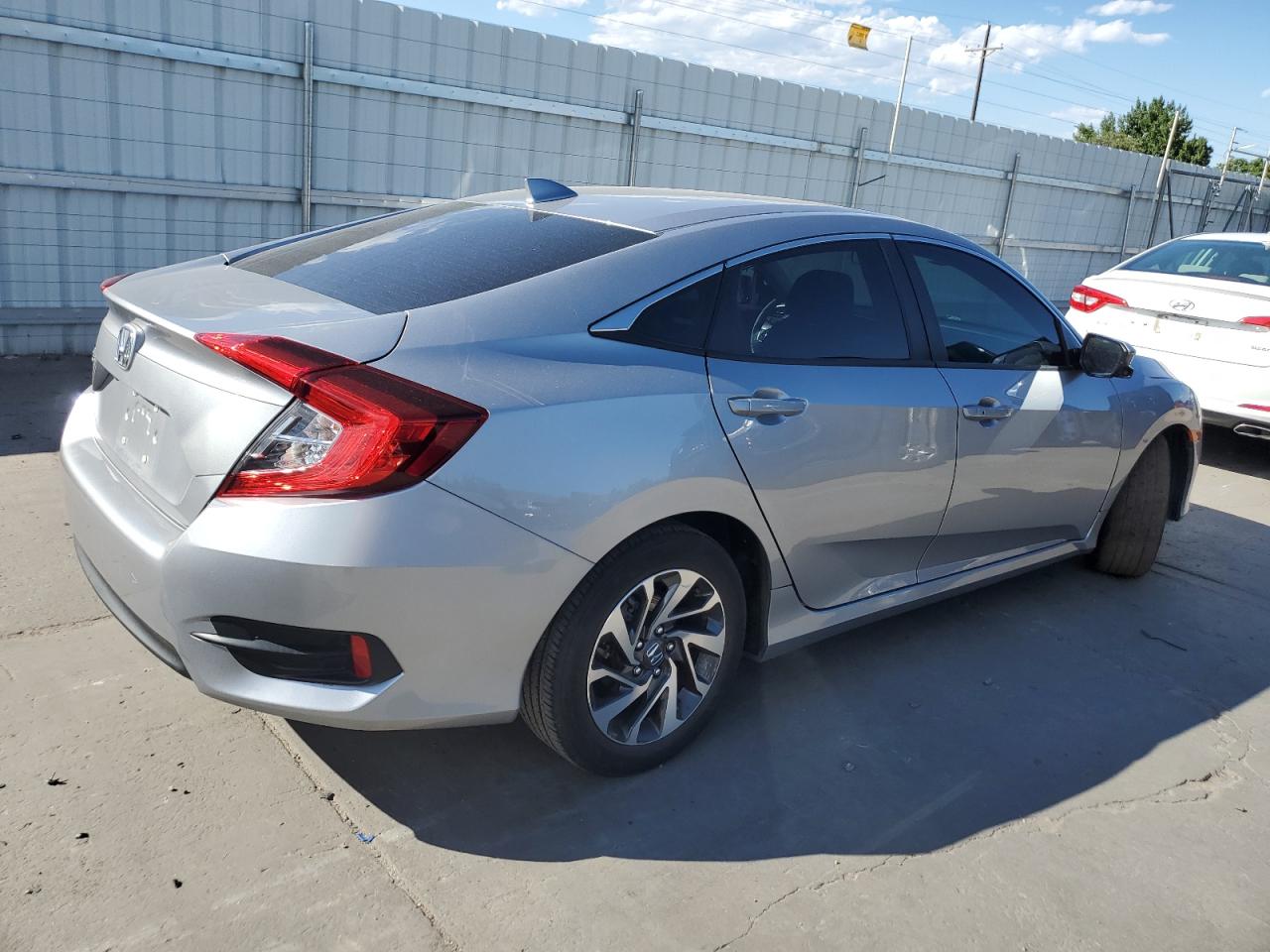 Изображение 3 2017 HONDA CIVIC EX 2017 с VIN 19XFC2F76HE018426