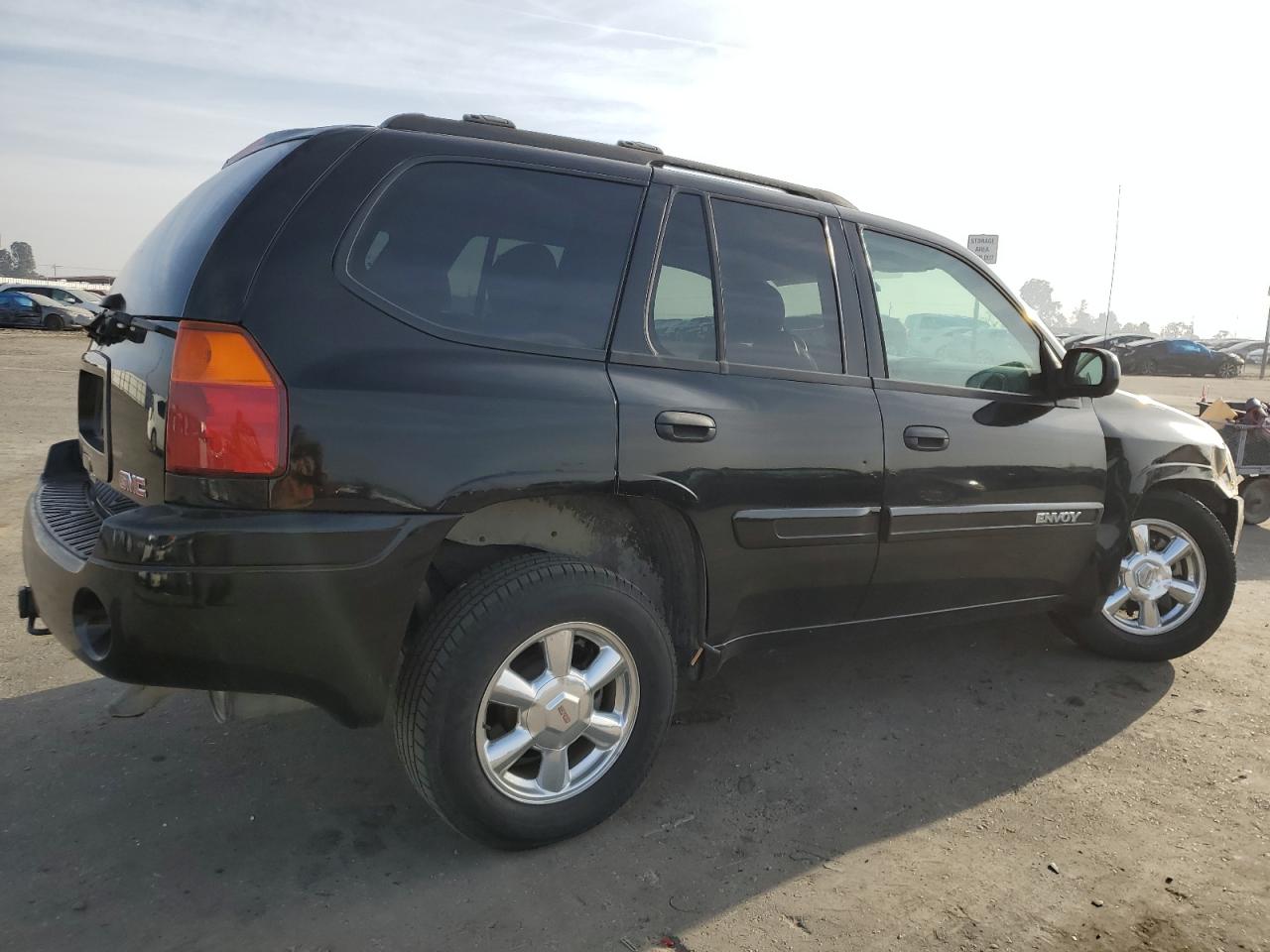 Image 3 of 2005 GMC ENVOY  2005 with VIN 1GKDS13S352281712