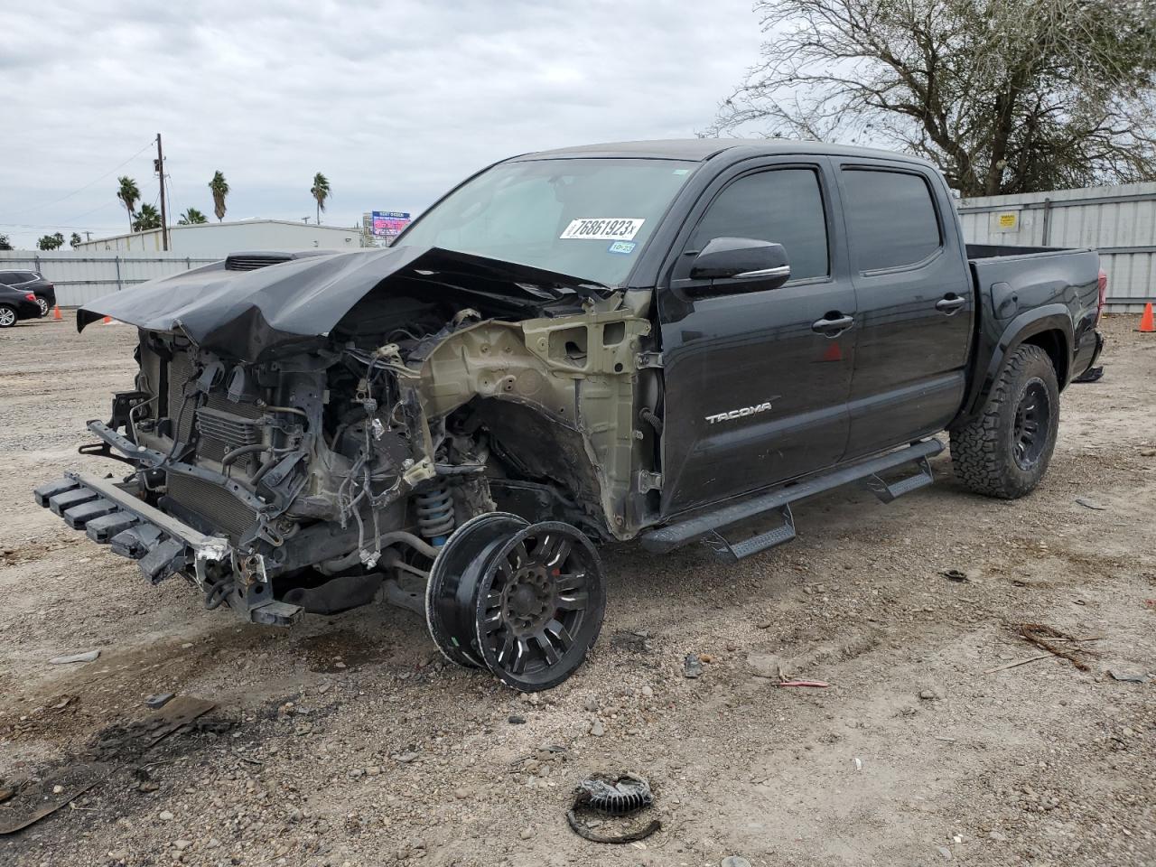 Obraz 1 z 2017 TOYOTA TACOMA DOUBLE CAB 2017 z VIN 5TFCZ5AN4HX082716
