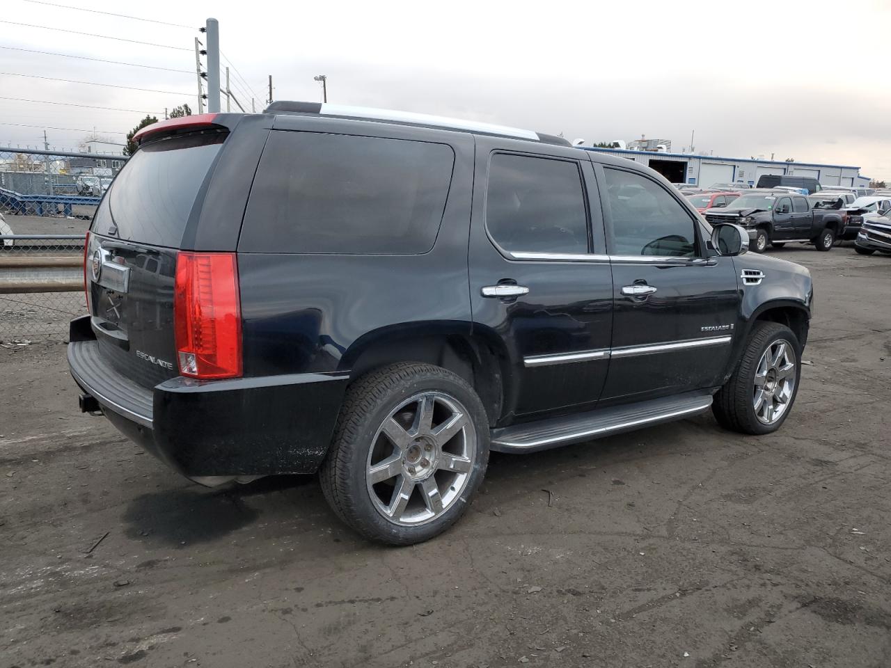 Image 3 of Cadillac Escalade Luxury 2008 with VIN 1GYFK63848R273548