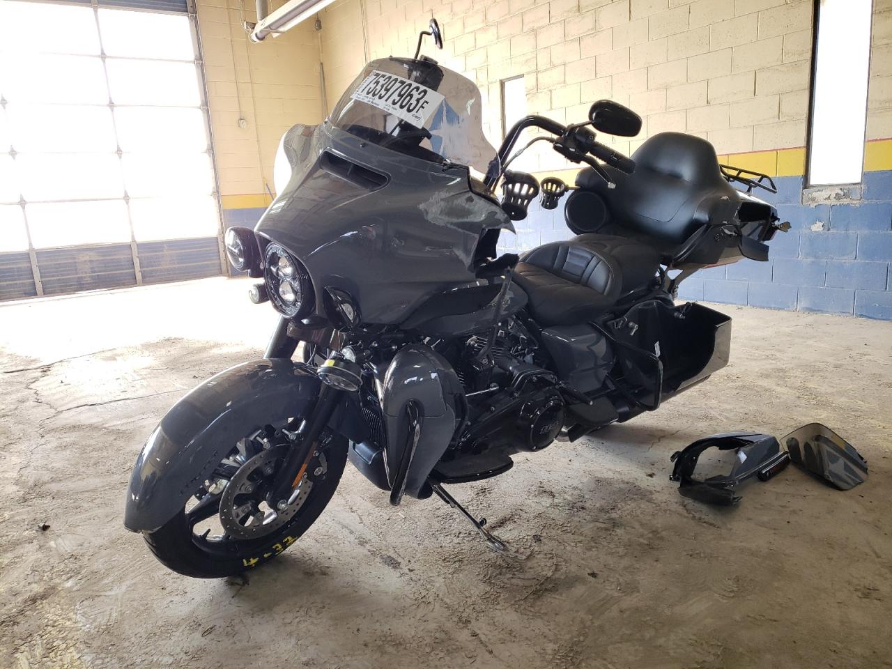 Image 2 of 2022 HARLEY-DAVIDSON FLHTK  2022 with VIN 1HD1KEF10NB664448