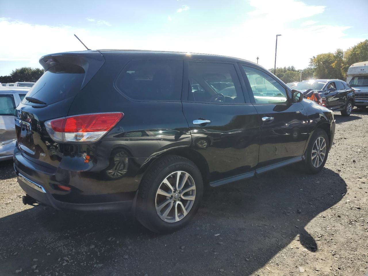 Изображение 3 2014 NISSAN PATHFINDER S 2014 с VIN 5N1AR2MM9EC617157