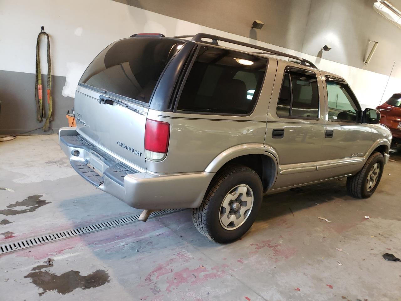 Image 3 of 2004 CHEVROLET BLAZER  2004 with VIN 1GNDT13X74K165472