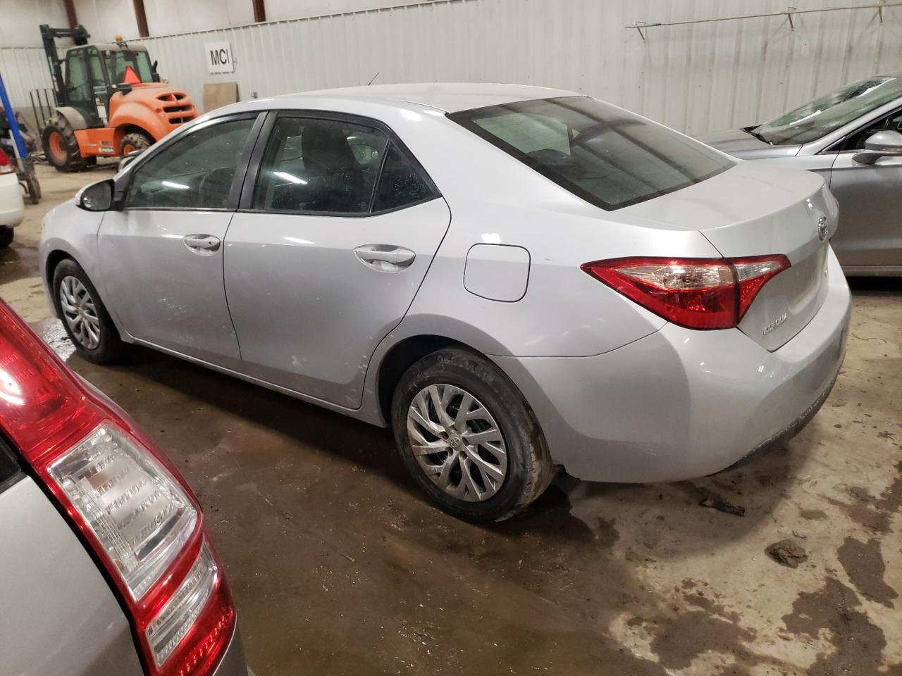 Obraz 2 z 2017 TOYOTA COROLLA L 2017 z VIN 5YFBURHE8HP729480