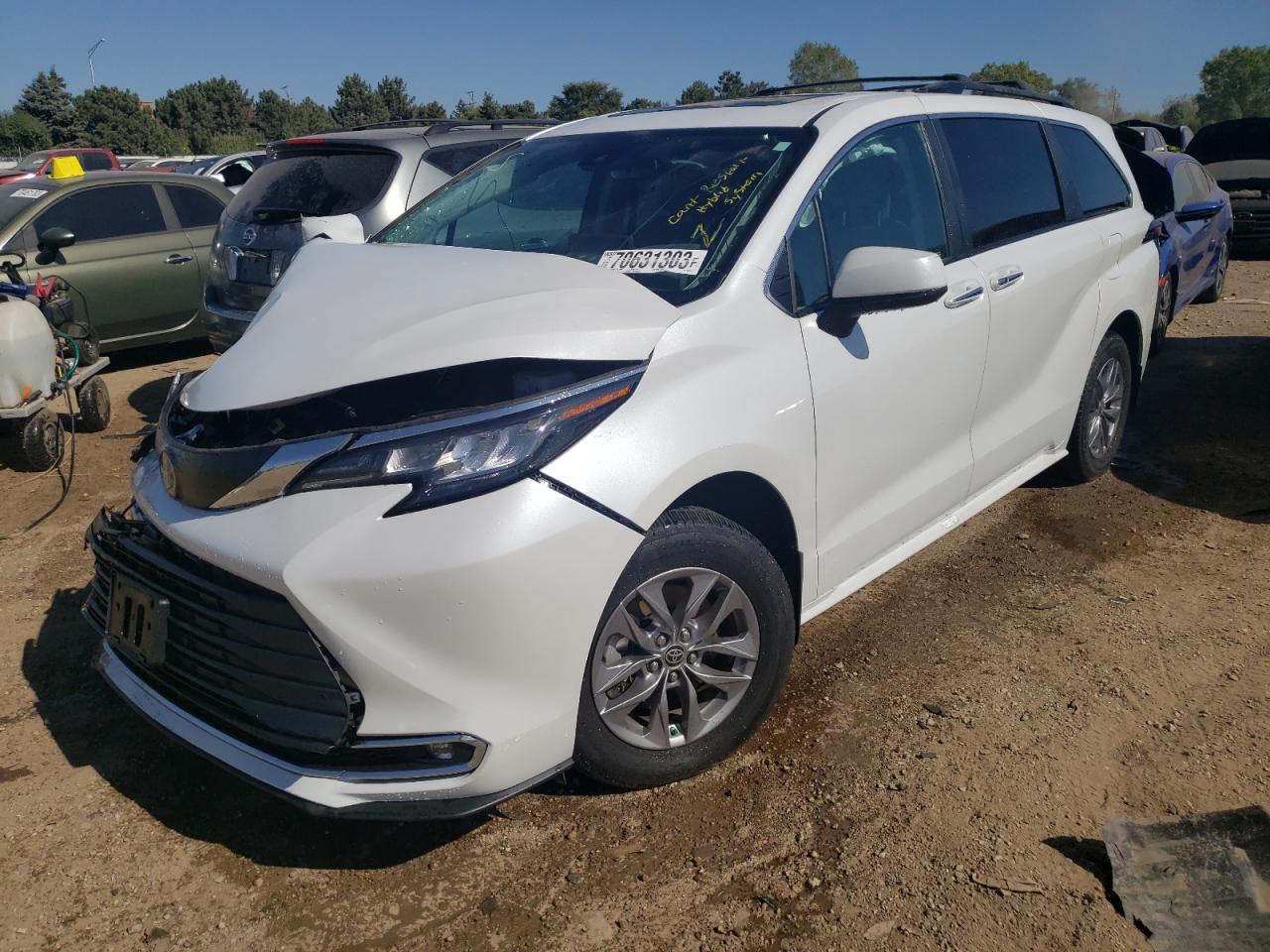 2023 TOYOTA SIENNA XLE 2023 image