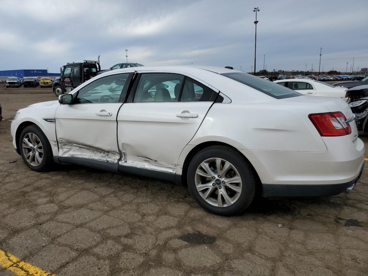 Image 2 of 2011 FORD TAURUS SEL 2011 with VIN 1FAHP2EW2BG169380