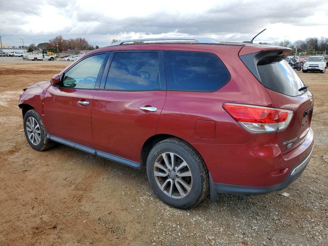 Изображение 2 2013 NISSAN PATHFINDER S 2013 с VIN 5N1AR2MN5DC627790