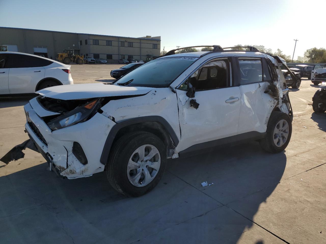 Изображение 1 2019 TOYOTA RAV4 LE 2019 с VIN JTMH1RFV4KD511908