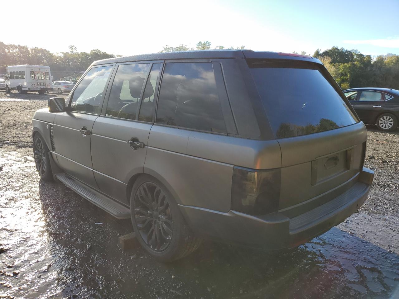 Image 2 of 2011 LAND ROVER RANGE ROVER HSE 2011 with VIN SALME1D47BA333307