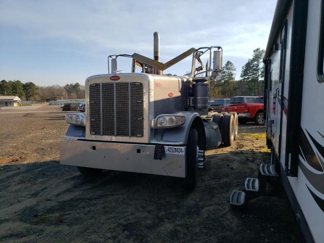 Изображение 2 2011 PETERBILT 388  2011 с VIN 1XPWD49X1BD111639
