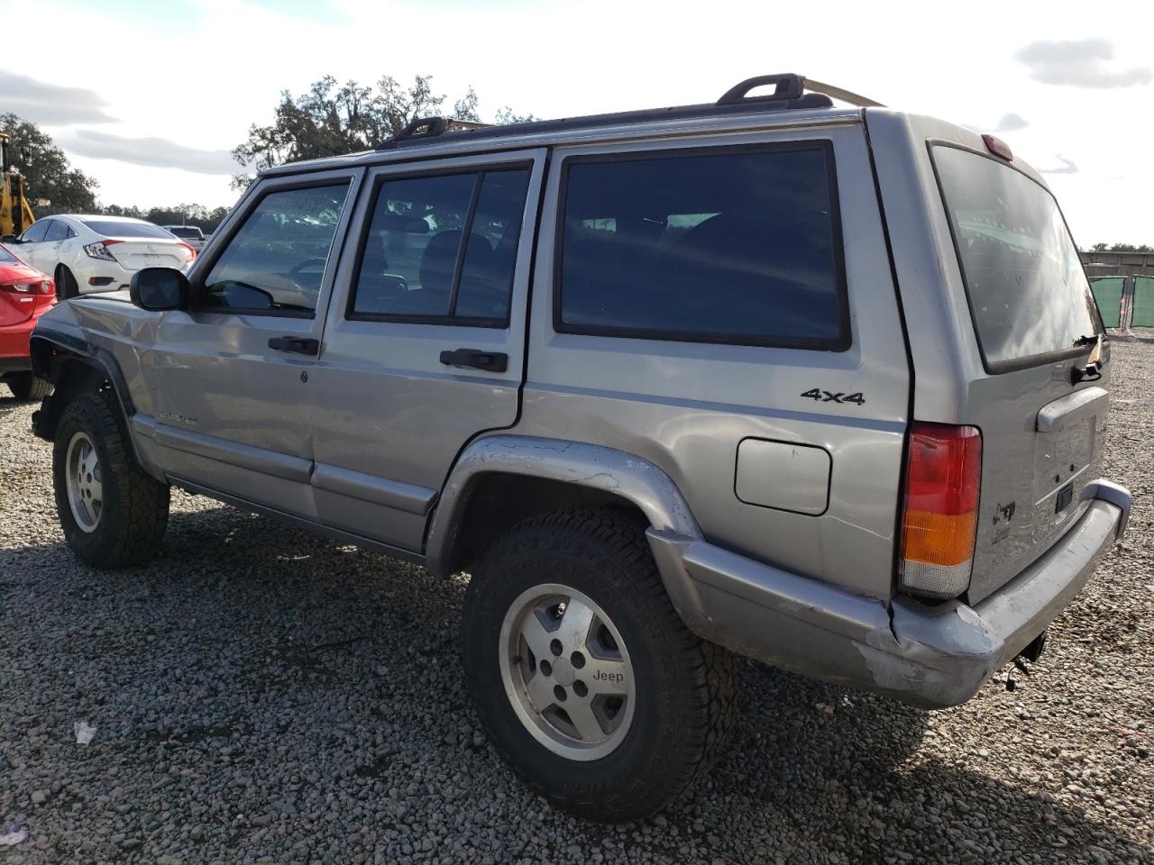 Image 2 of 2001 JEEP CHEROKEE CLASSIC 2001 with VIN 1J4FF58S91L608606