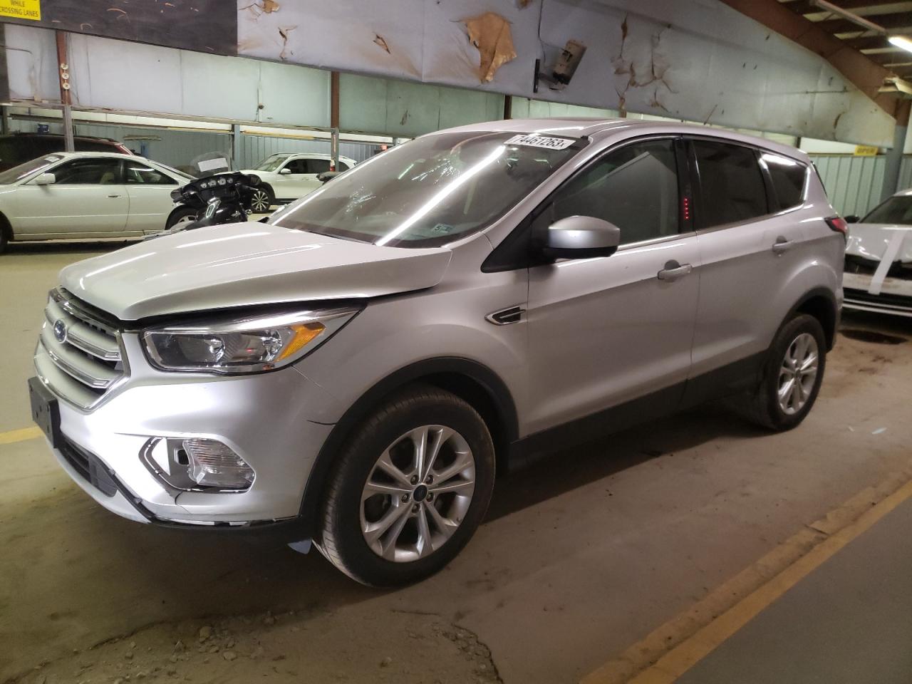 Изображение 1 2017 FORD ESCAPE SE 2017 с VIN 1FMCU9G92HUC52150