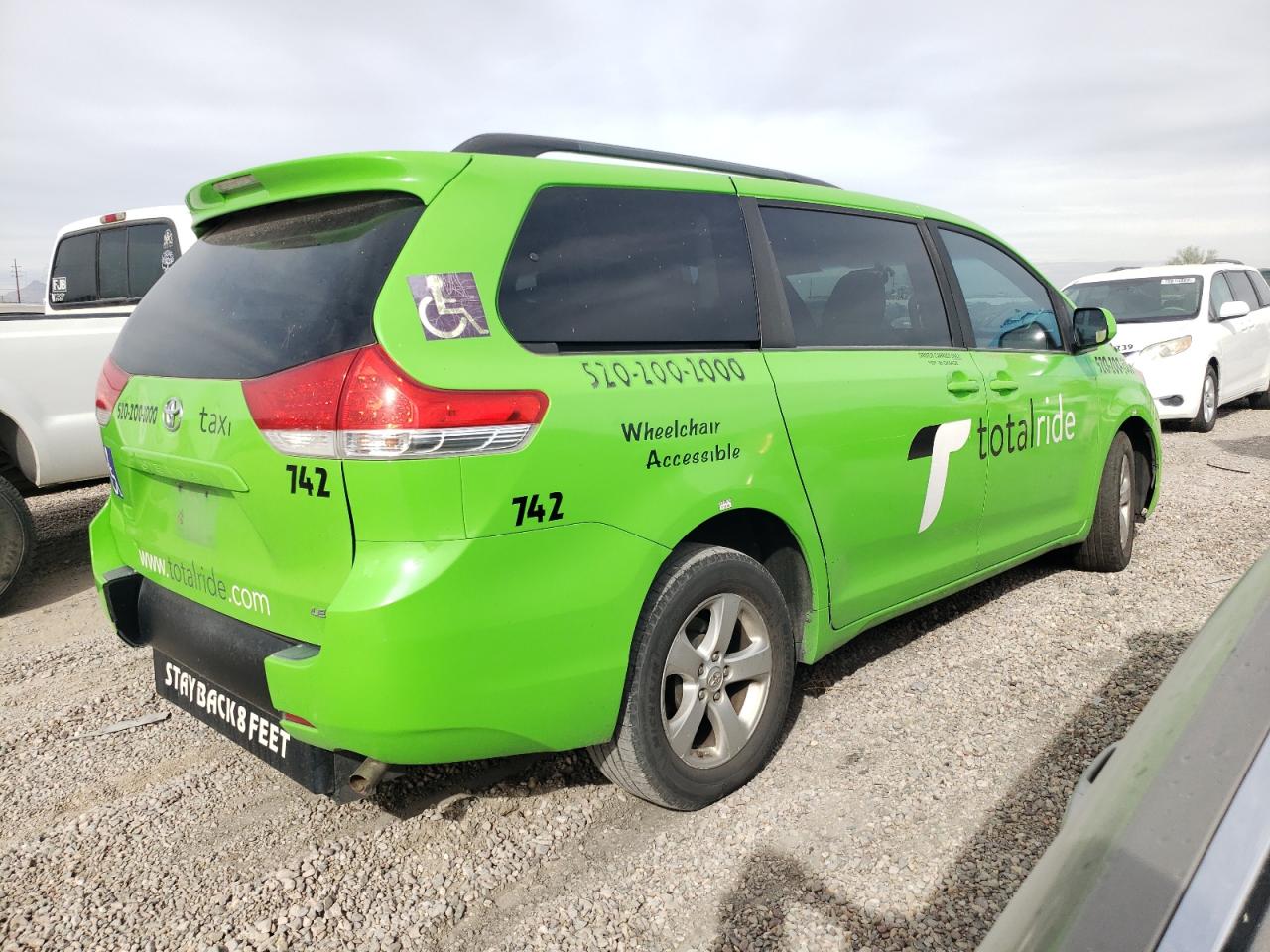 Obraz 3 z 2013 TOYOTA SIENNA LE 2013 z VIN 5TDKK3DC7DS335106