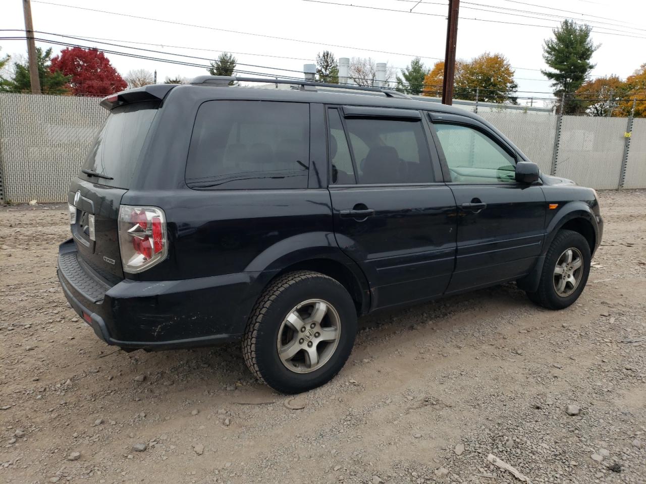 Image 3 of Honda Pilot Exl 2008 with VIN 5FNYF18738B026064