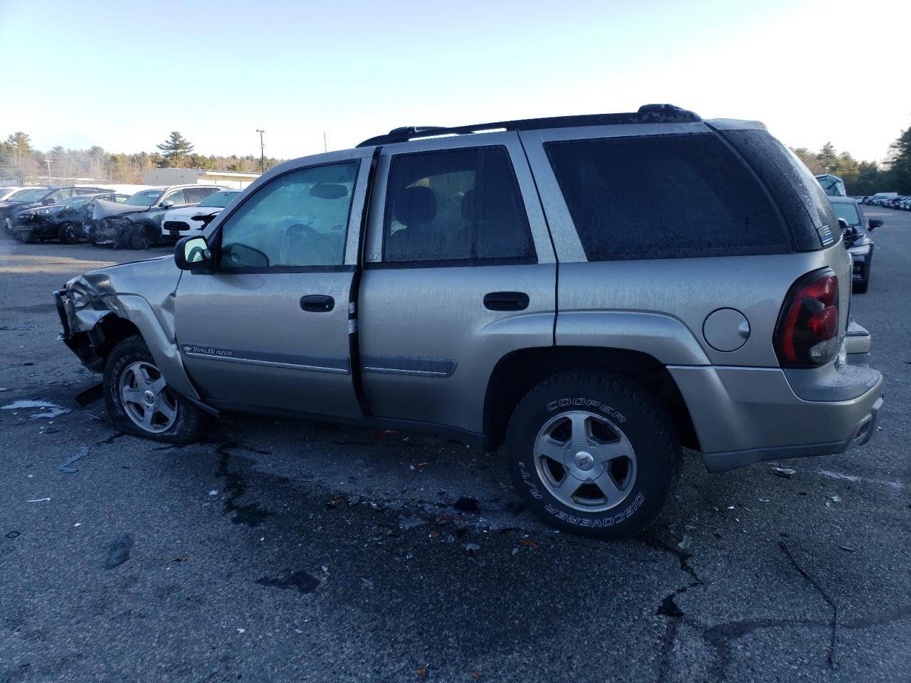 Image 2 of 2002 CHEVROLET TRAILBLAZER  2002 with VIN 1GNDT13S422459493