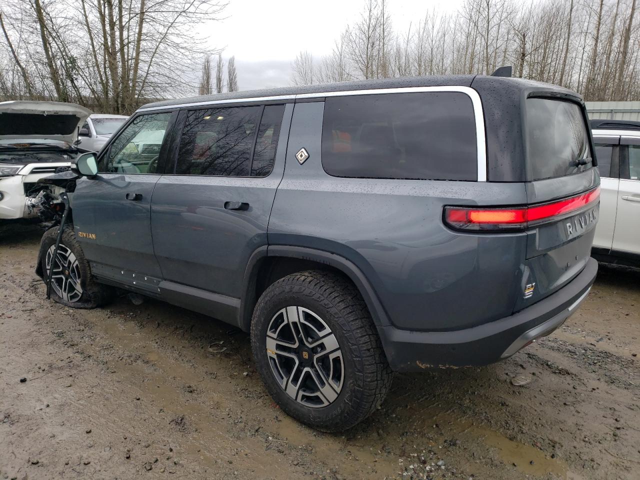 Image 2 of 2023 RIVIAN R1S ADVENTURE 2023 with VIN 7PDSGABA1PN013071