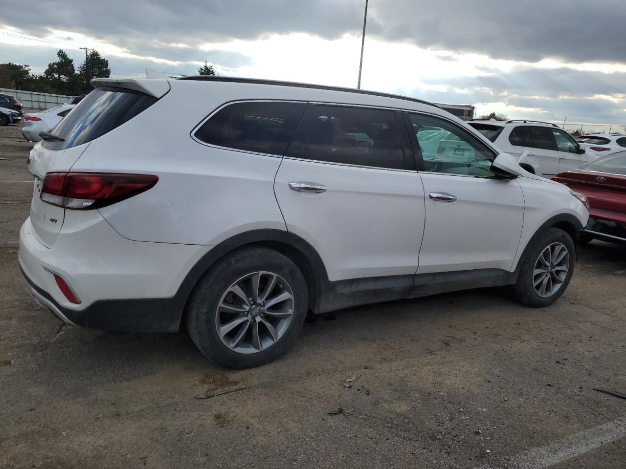 Image 3 of 2017 HYUNDAI SANTA FE SE 2017 with VIN KM8SMDHF3HU223775