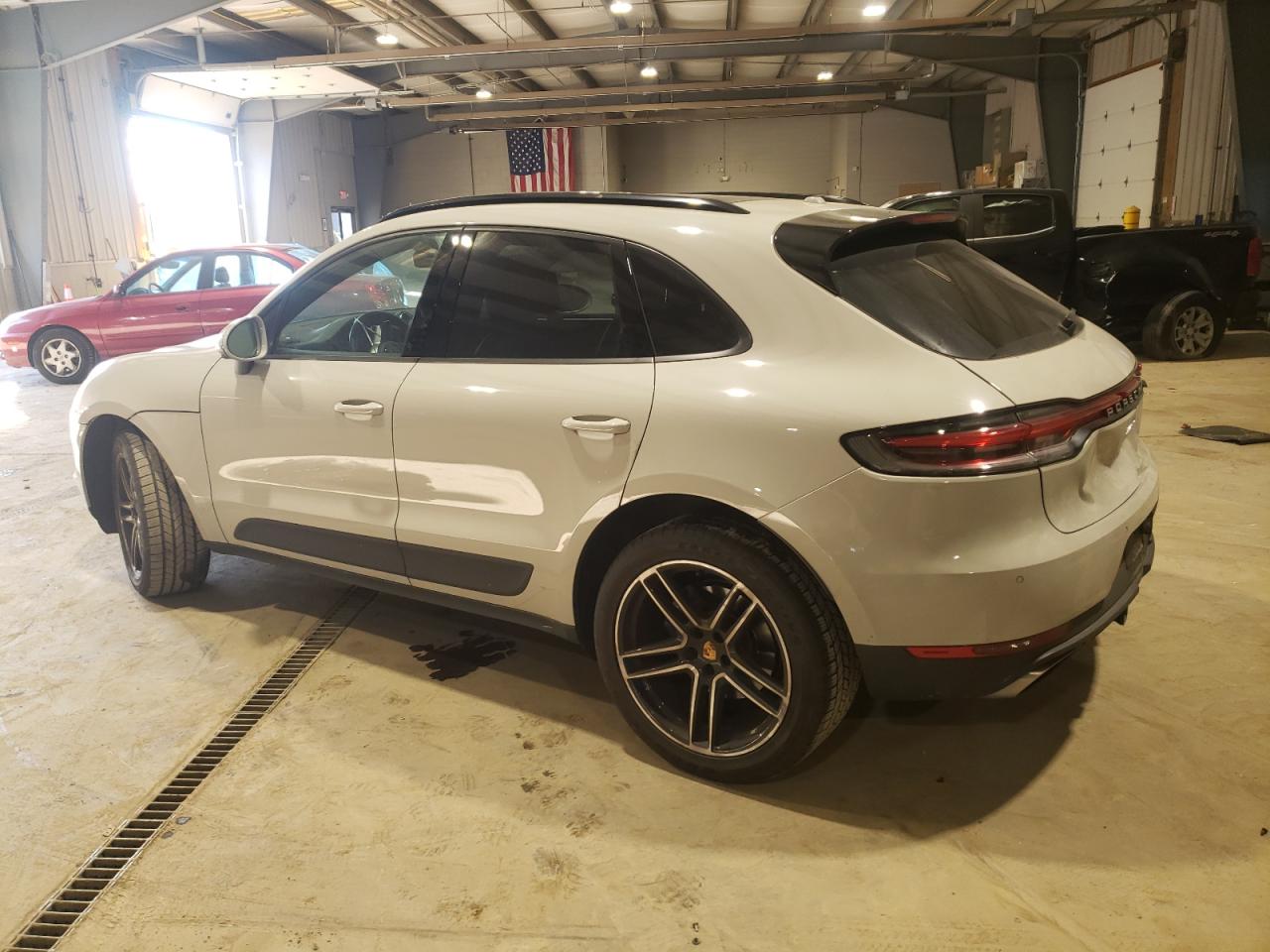 Изображение 2 2021 PORSCHE MACAN  2021 с VIN WP1AA2A59MLB16100
