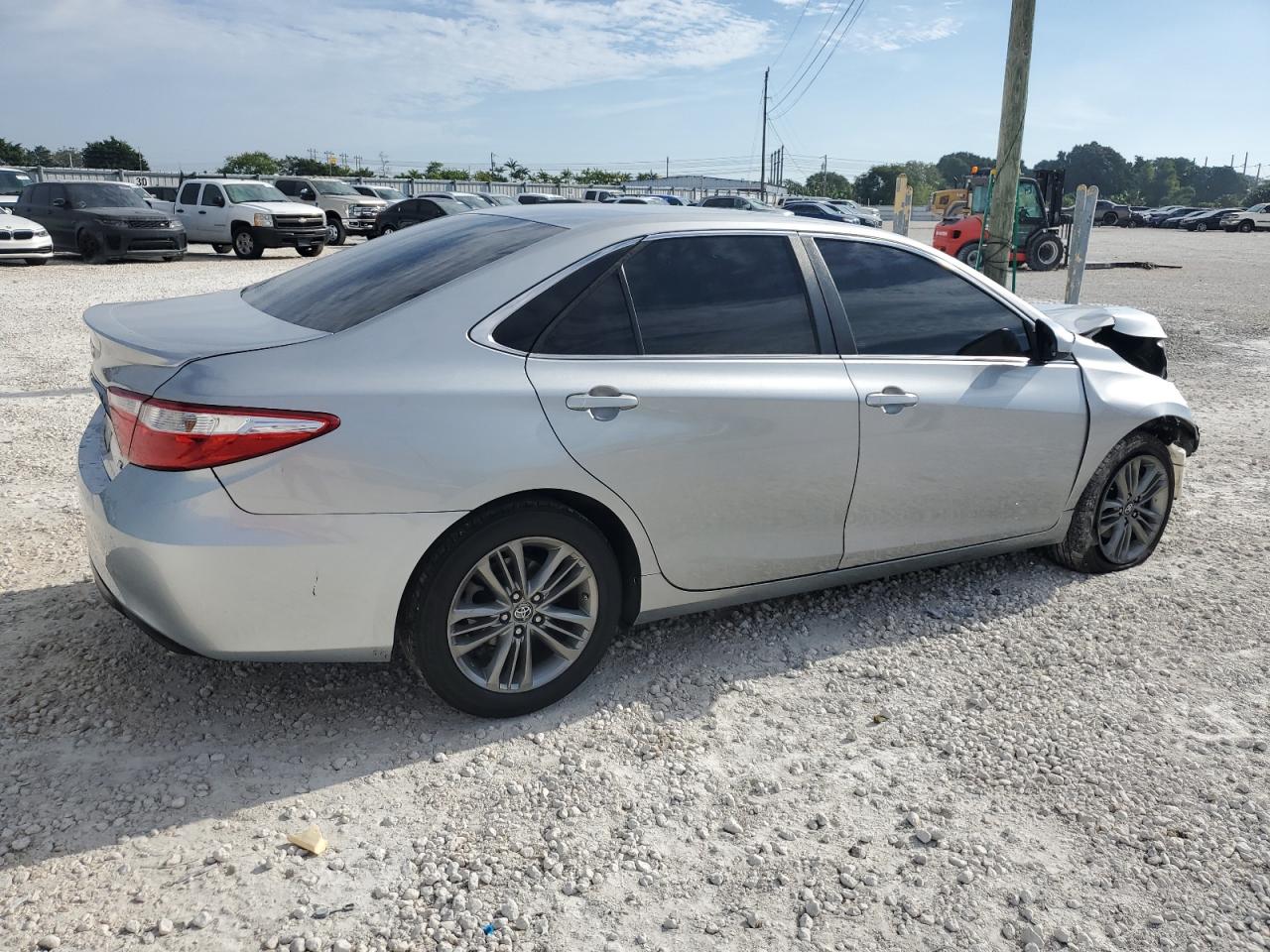 Obraz 3 z 2016 TOYOTA CAMRY LE 2016 z VIN 4T1BF1FK5GU171394
