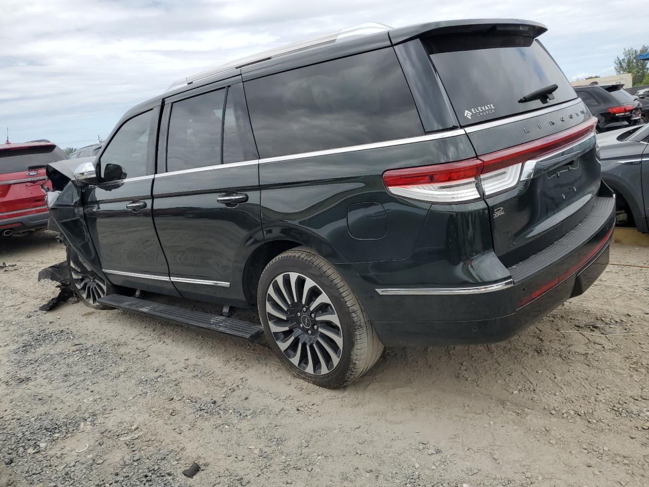 Obraz 2 z 2022 LINCOLN NAVIGATOR BLACK LABEL 2022 z VIN 5LMJJ2TT7NEL08790