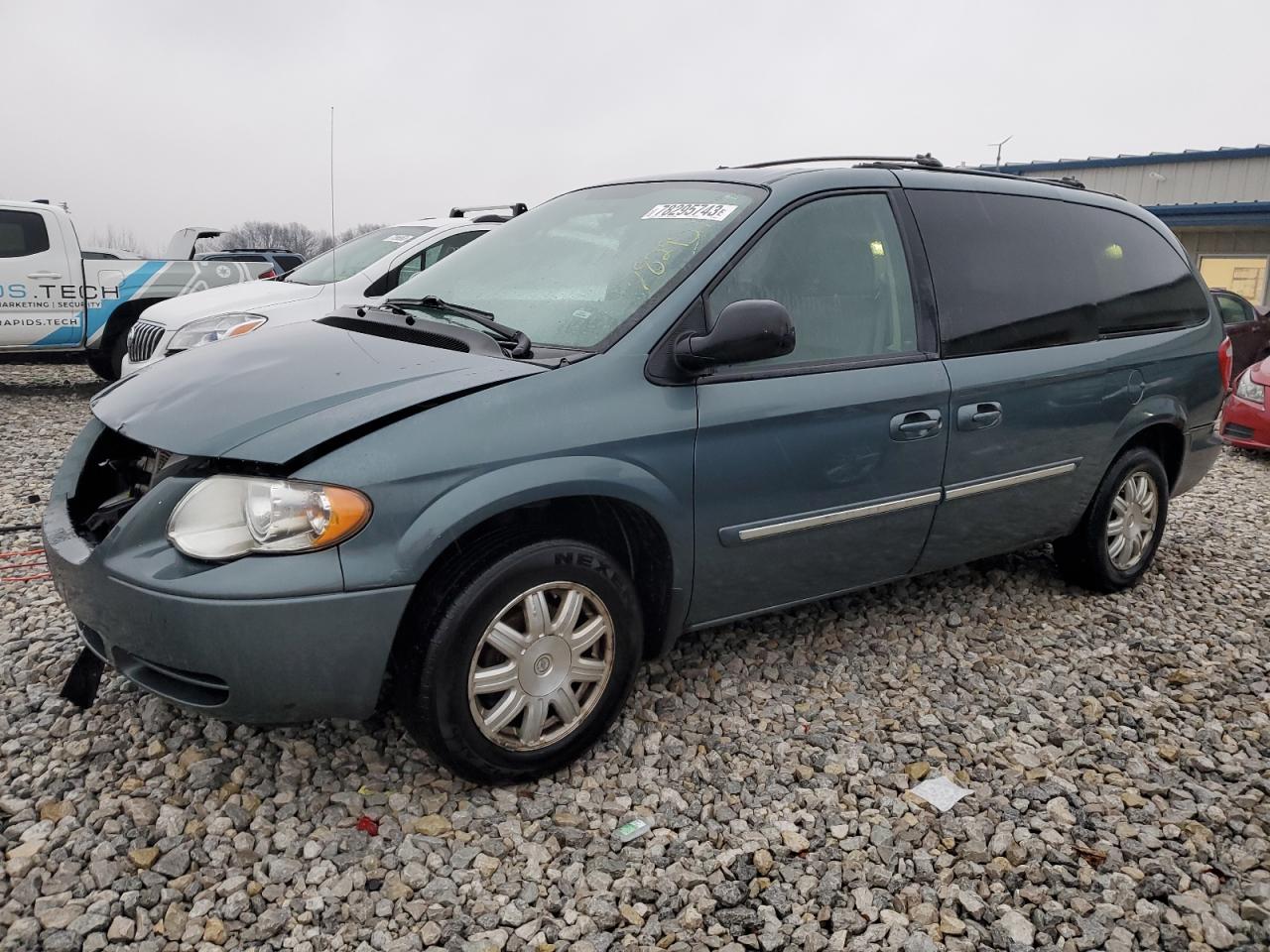 2005 CHRYSLER TOWN & COUNTRY TOURING 2005 image