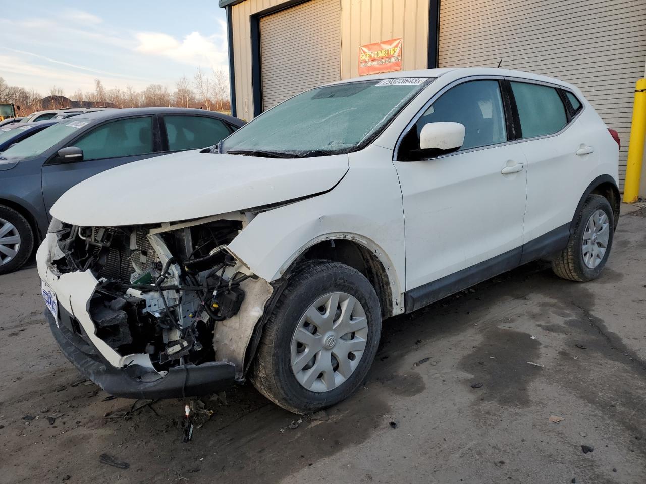 Изображение 1 2018 NISSAN ROGUE SPORT S 2018 с VIN JN1BJ1CR9JW254345