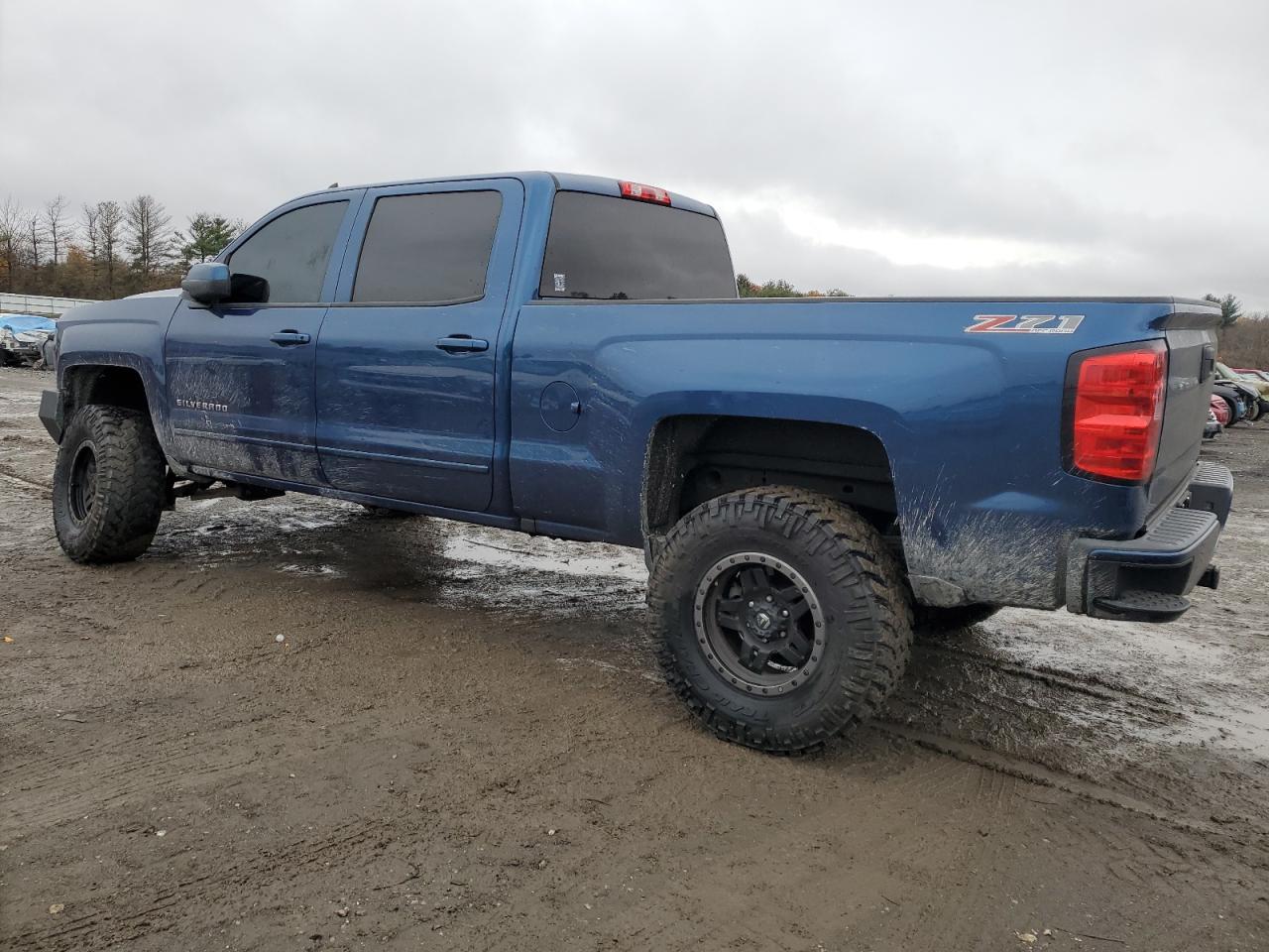 Image 2 of 2016 CHEVROLET SILVERADO K1500 LT 2016 with VIN 3GCUKRECXGG266716