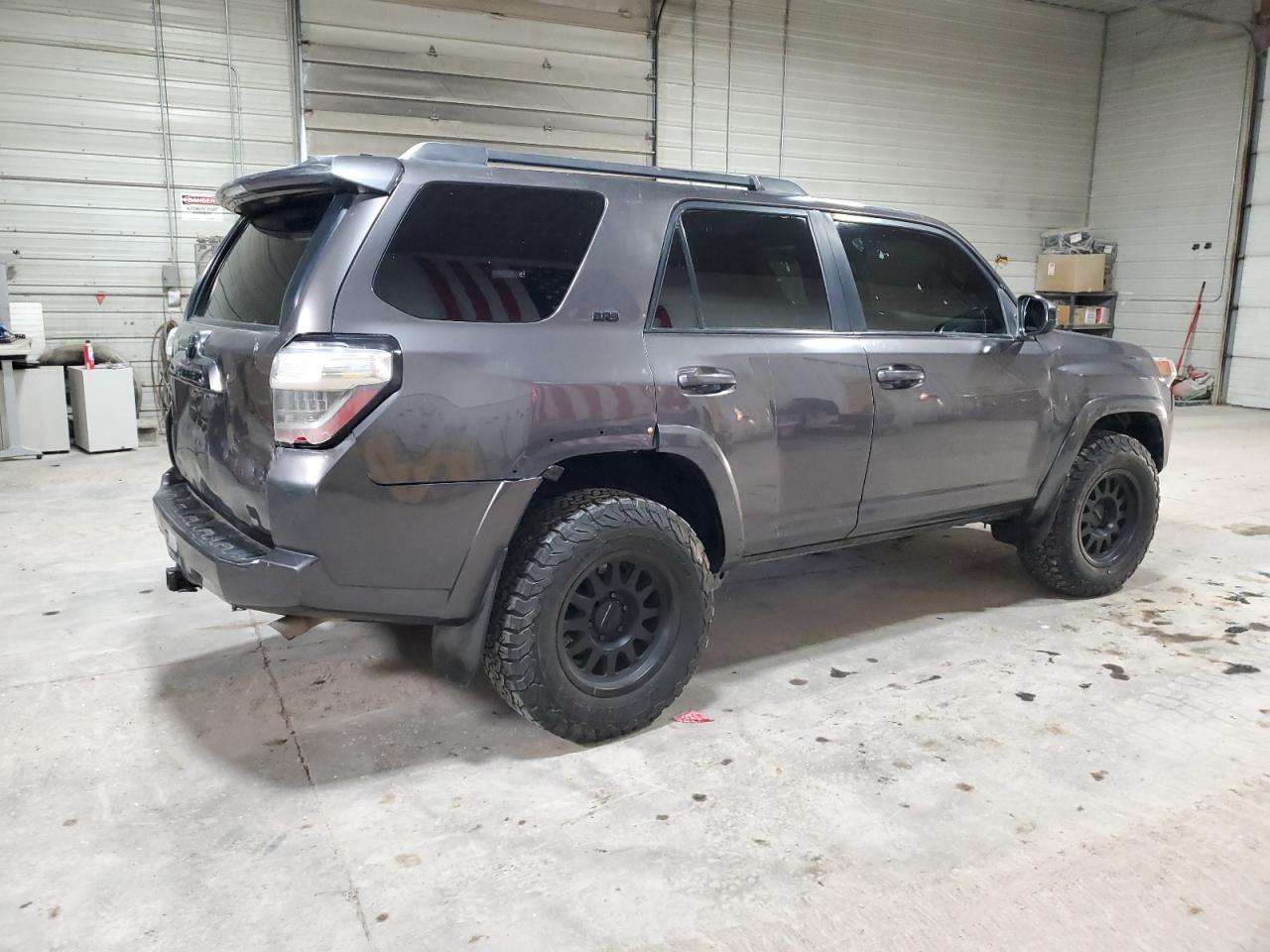 Изображение 3 2016 TOYOTA 4RUNNER SR5/SR5 PREMIUM 2016 с VIN JTEBU5JR5G5314727