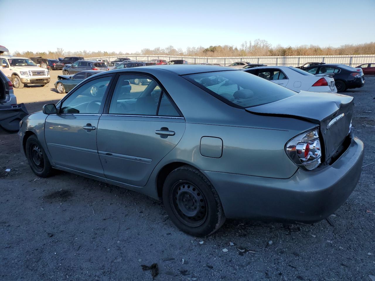 Изображение 2 2005 TOYOTA CAMRY LE 2005 с VIN 4T1BE32K95U587529